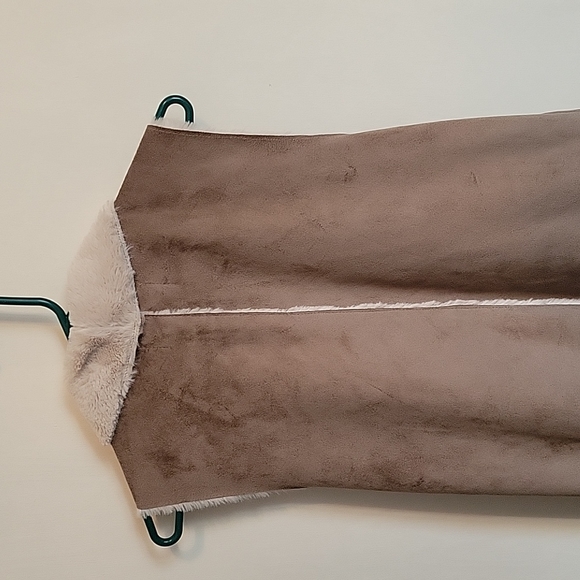 Le Chateau Vest - Picture 6 of 6